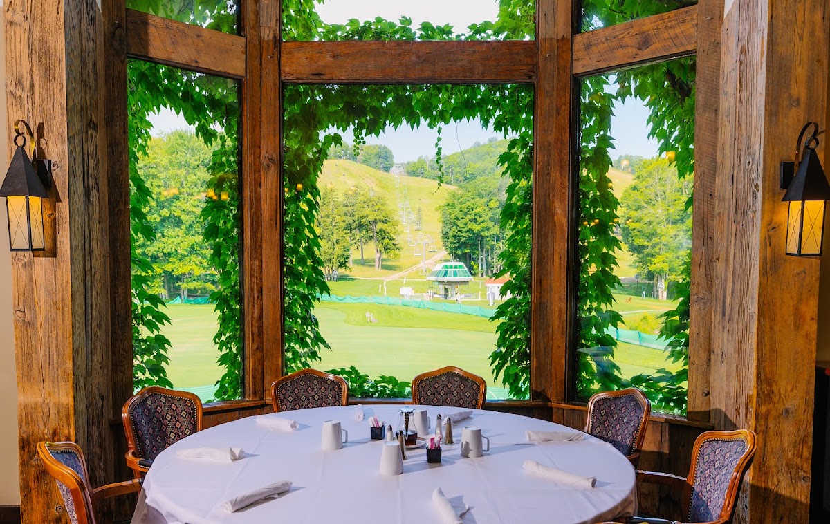 The Highlands at Harbor Springs Main Dining Room