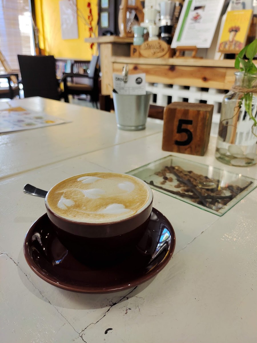 ART NATURE GALLERY CAFE