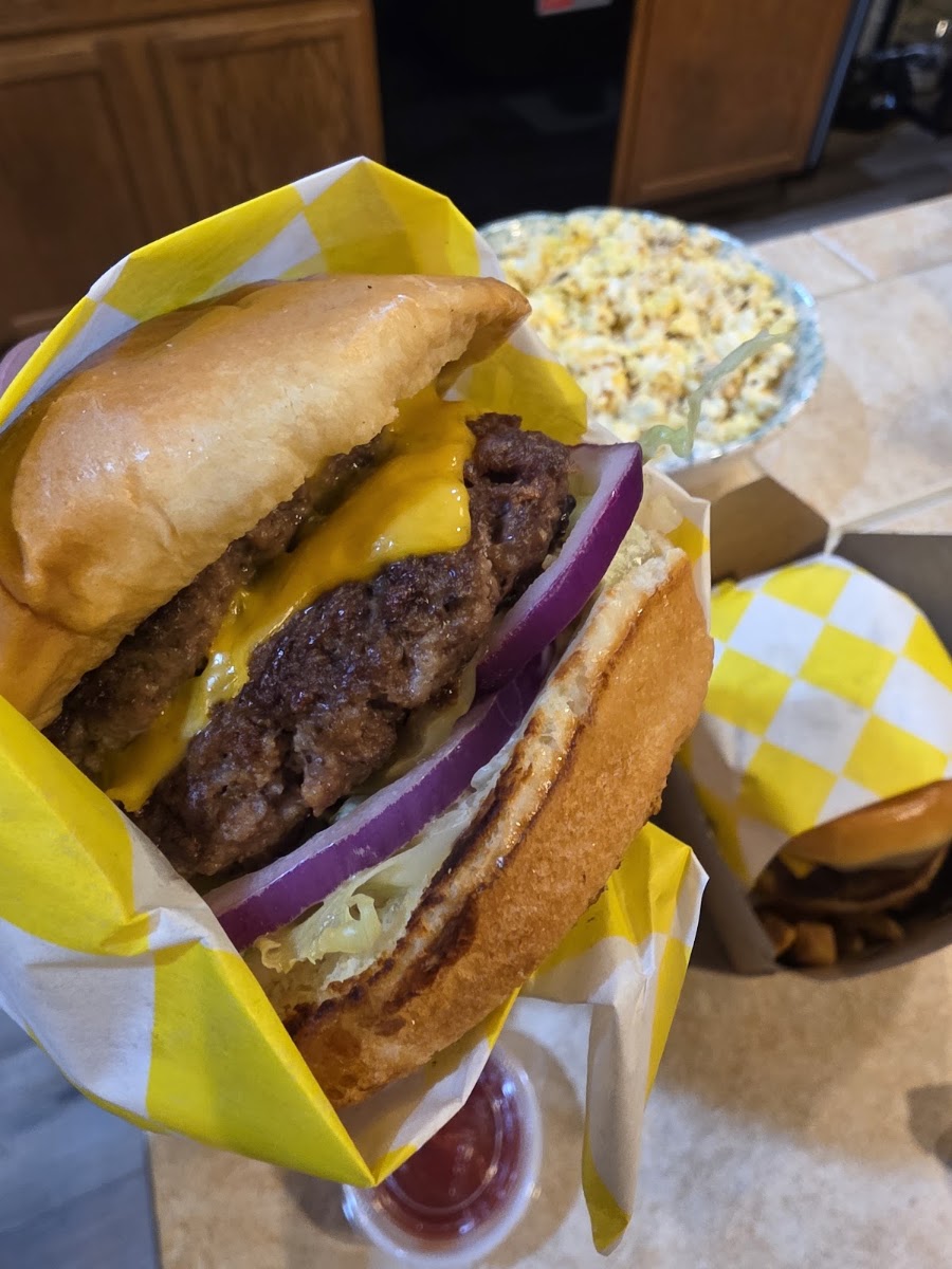 GOURMET BURGERS AND MORE