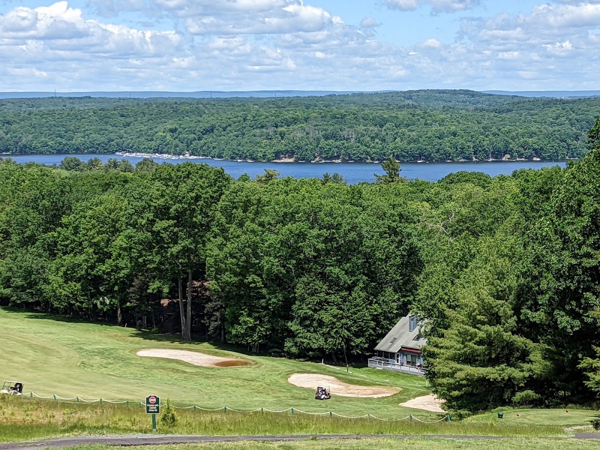 On the Green Bar & Grille at Paupack Hills