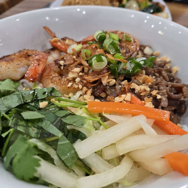 Vermicelli Bowl w Shrimp