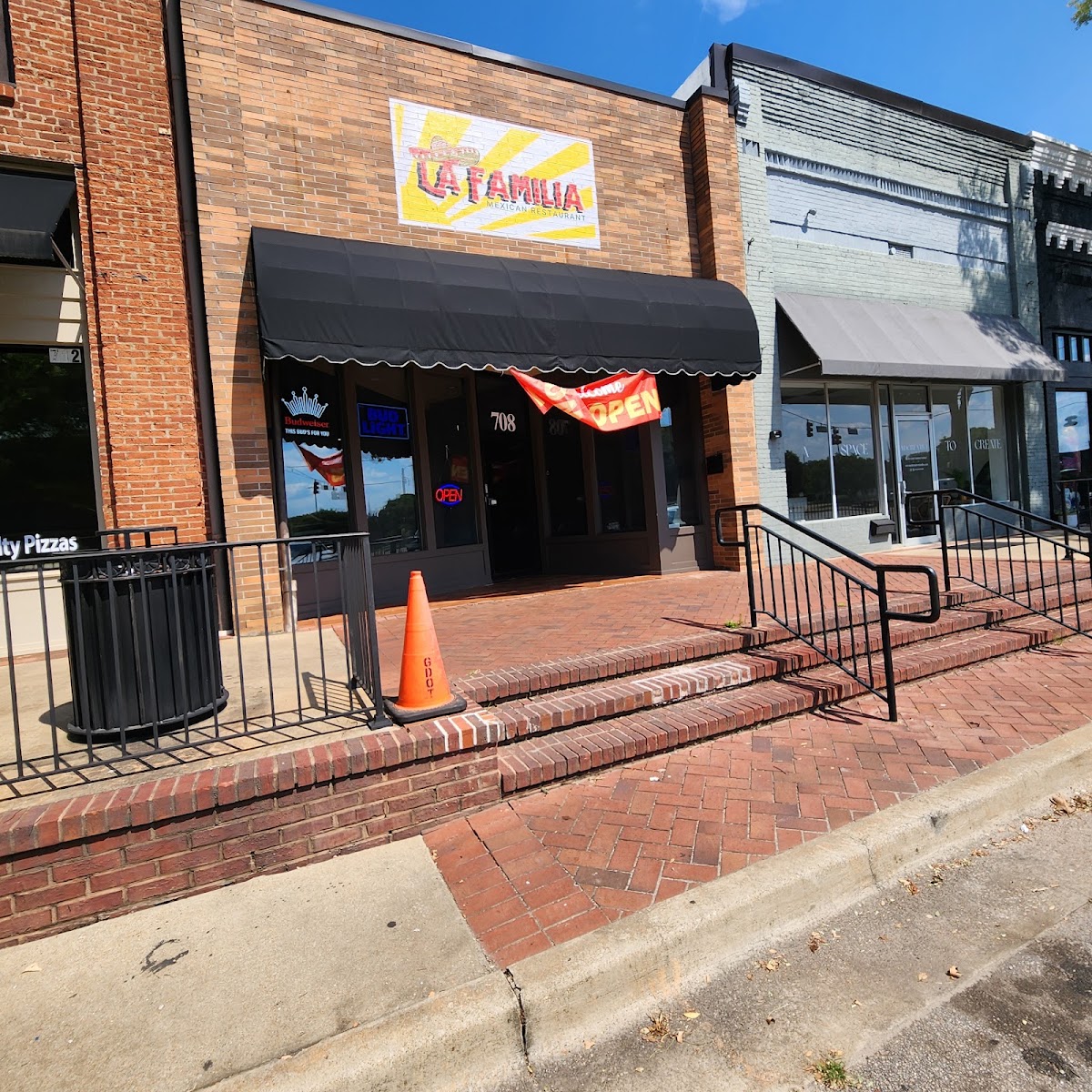 La Familia Restaurant