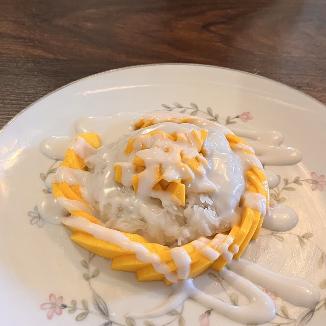 Mango & Sweet Sticky Rice