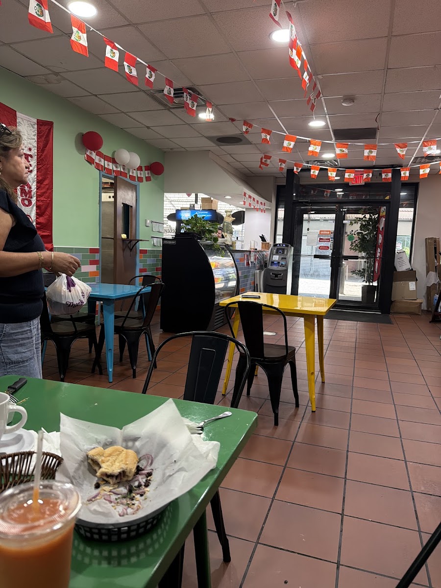 Donde La Tía Helen Restaurant