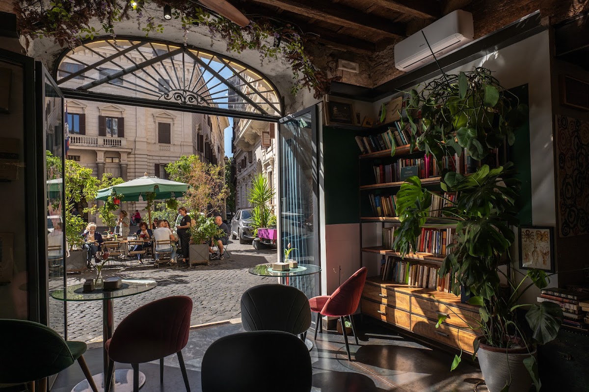 Caffè & Libri- Cocktail & Library