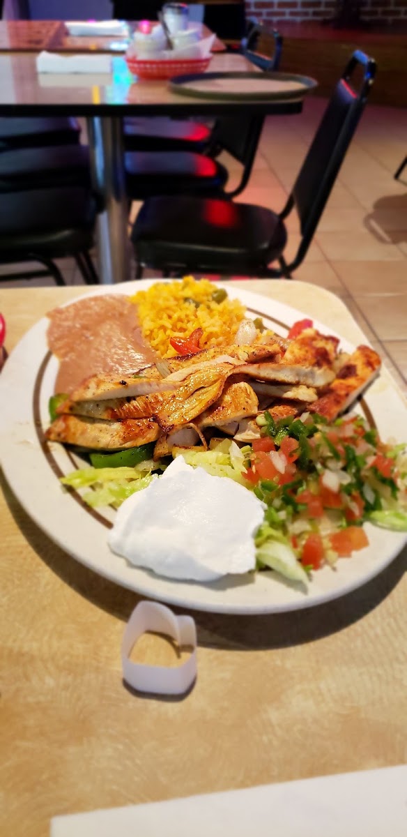 El Tiburón Seafood & Grill