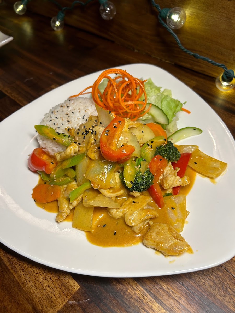 Le Resto: Sushi and Asian Fusion Cuisine