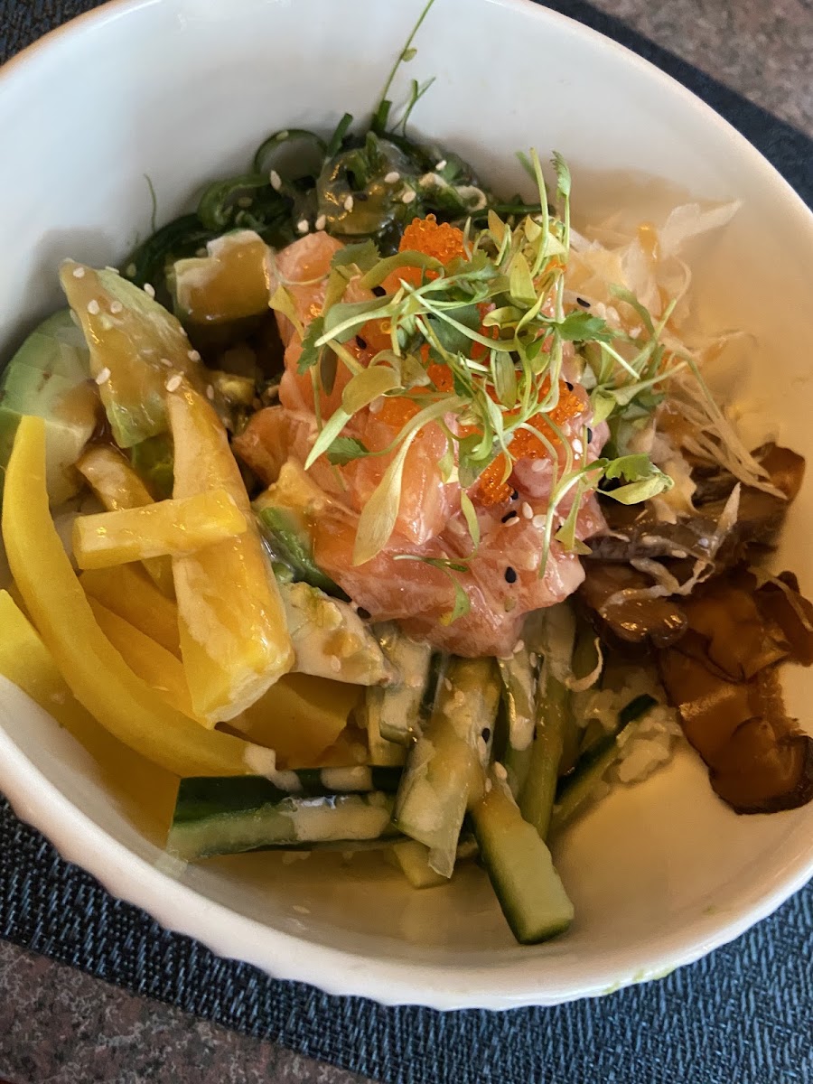 Le Resto: Sushi and Asian Fusion Cuisine