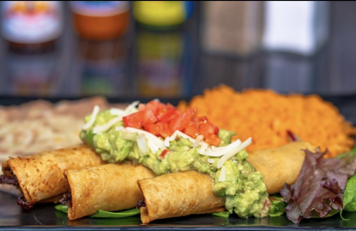 Mariscos Apatzingan Bar & Grill