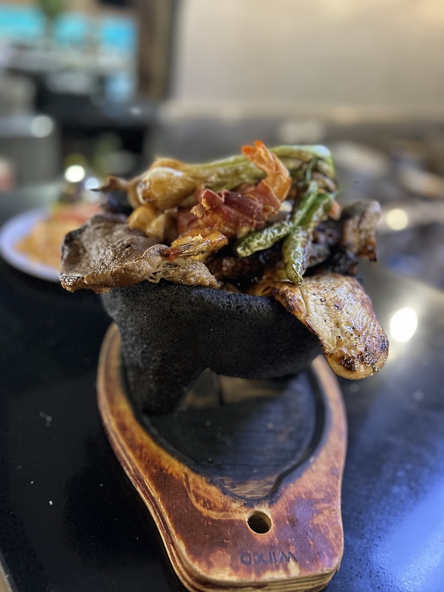 Mariscos Apatzingan Bar & Grill
