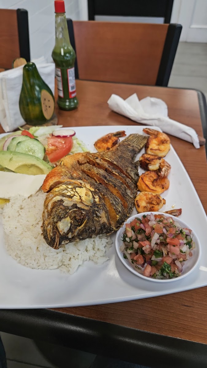 El Salvadoreño Chapin Restaurant