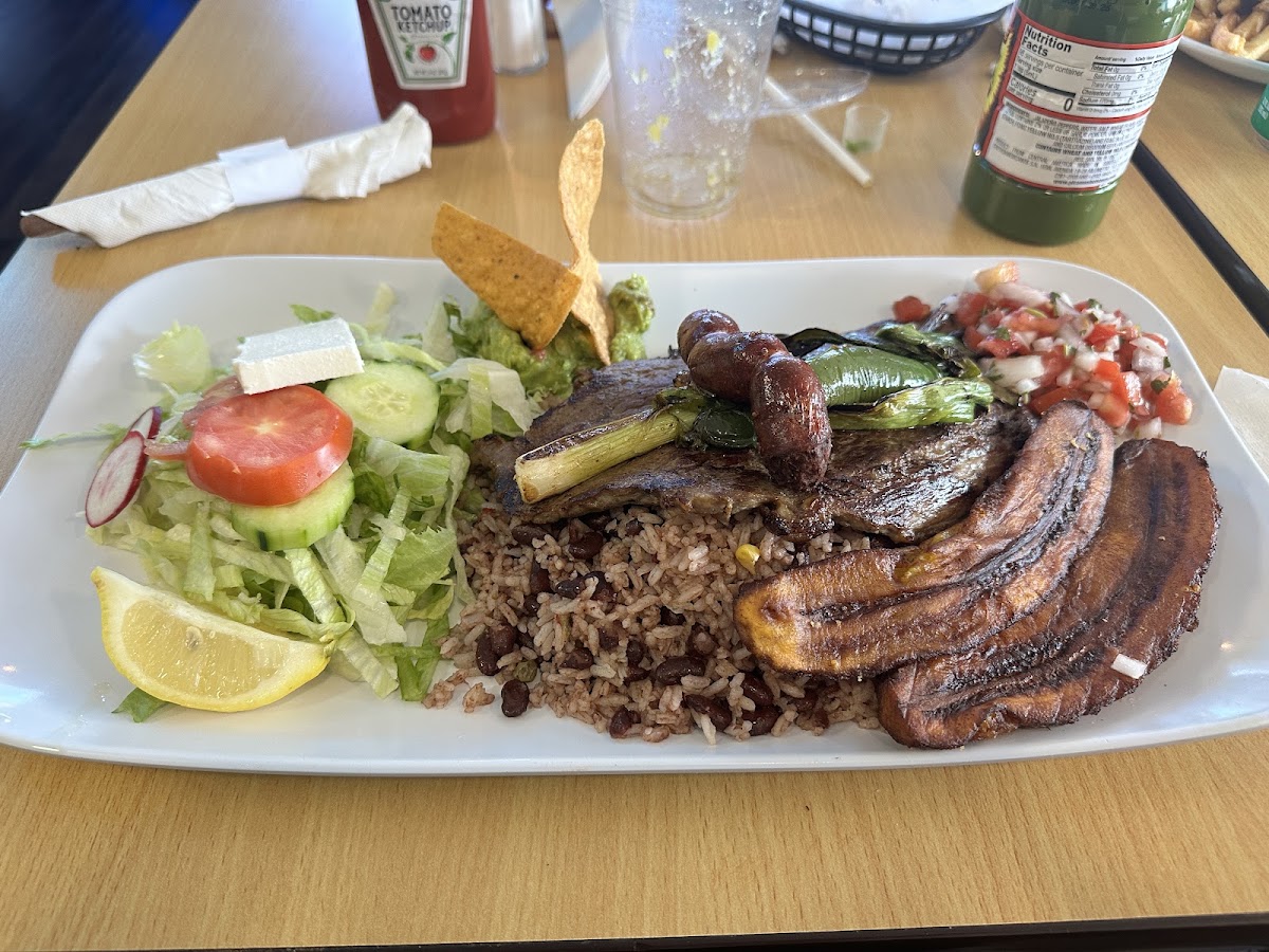 El Salvadoreño Chapin Restaurant