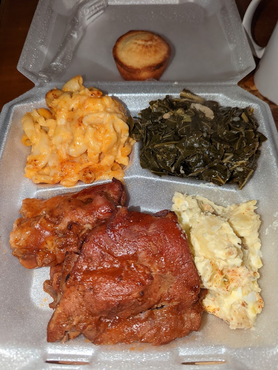 QUEEN'S CATERING