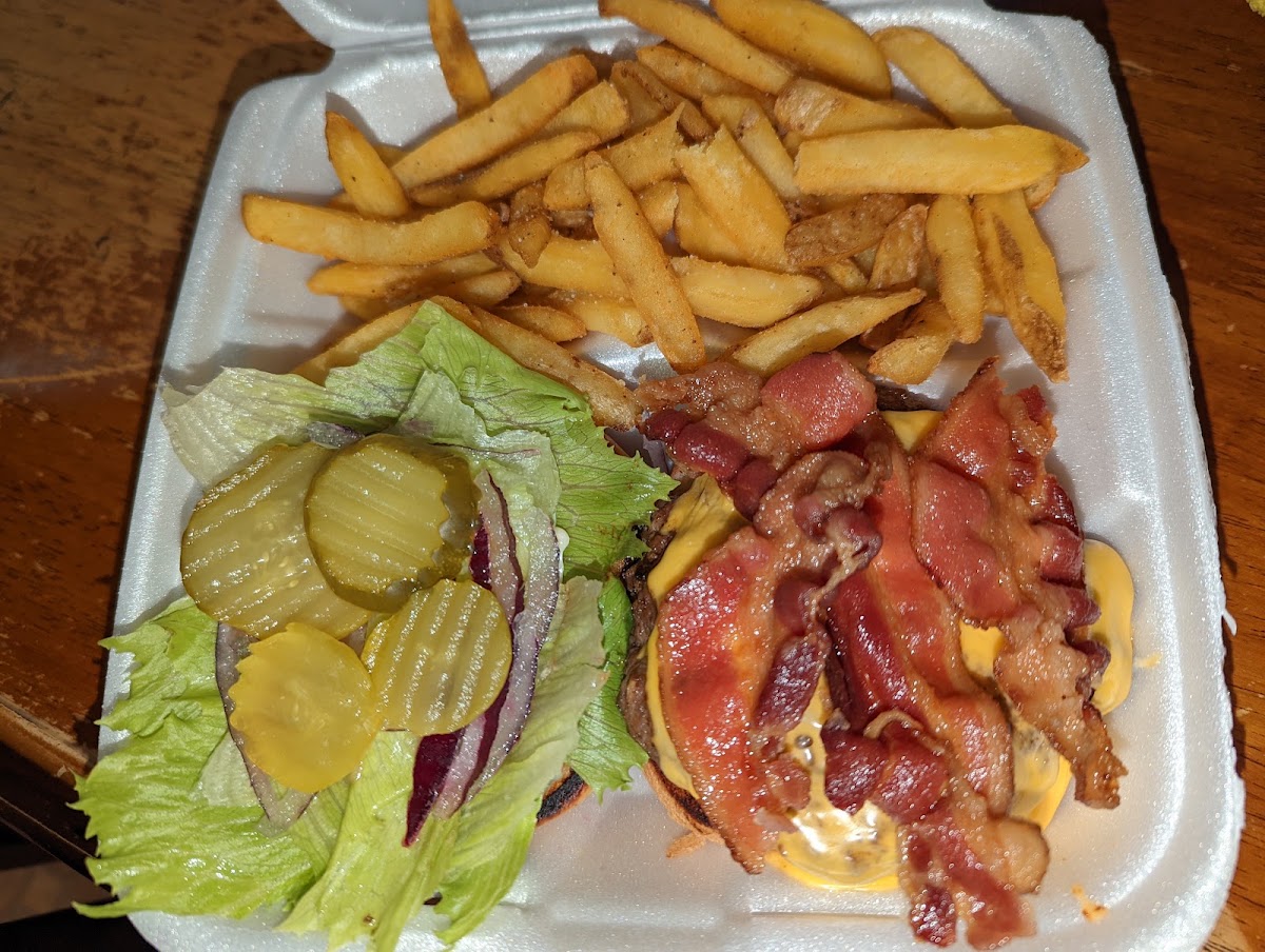 QUEEN'S CATERING