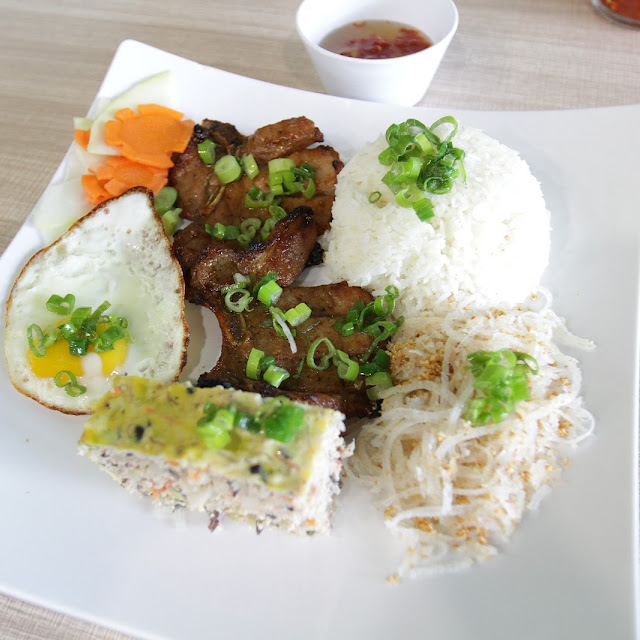 Cơm Sườn Nướng Bì Chả