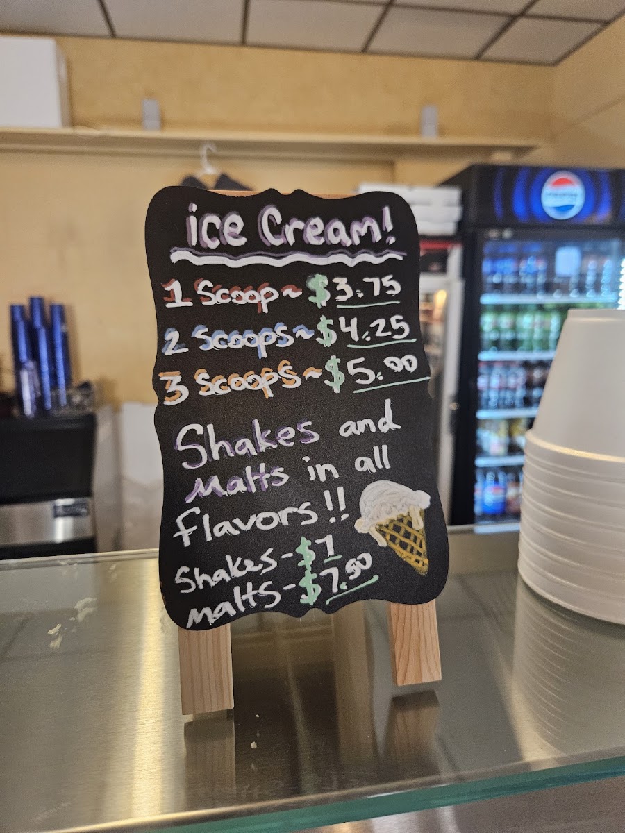 Papa Zzz's Pizza menu board