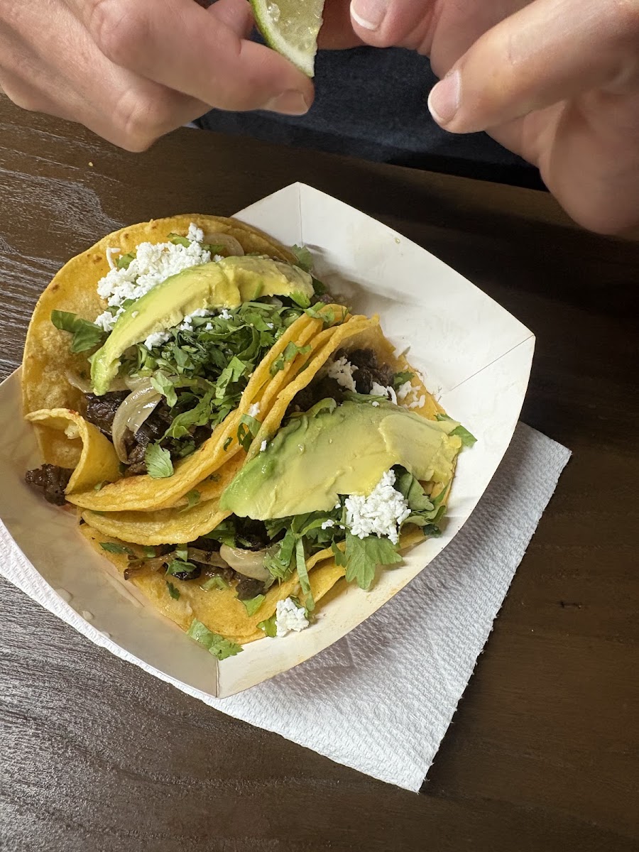El Mejor Taco 2 Food Truck
