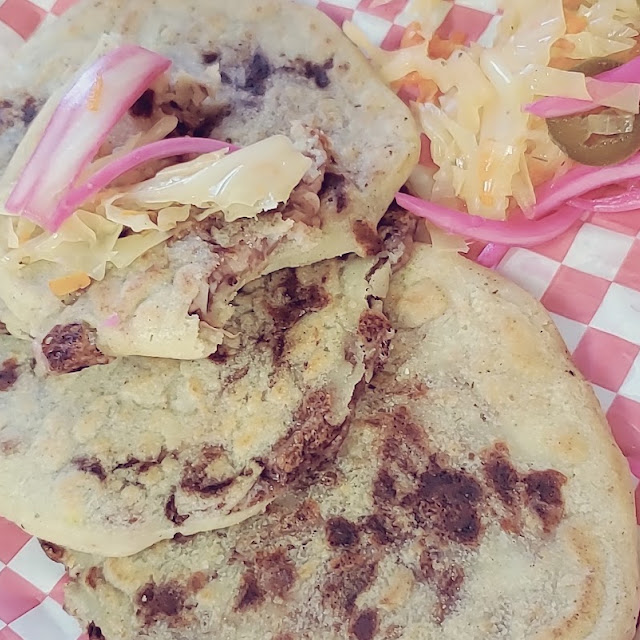 Pupusas 3 Piezas Pupusas 3 Pieces