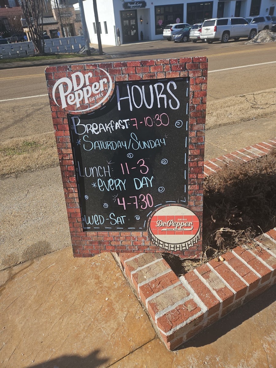 Junior's Eatin' House menu board