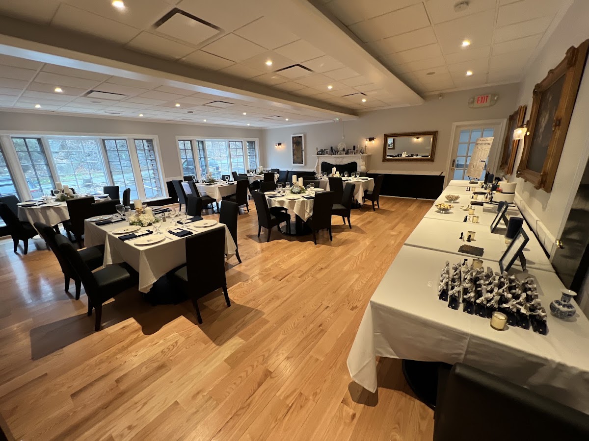 Lenny's Seafood & Steakhouse