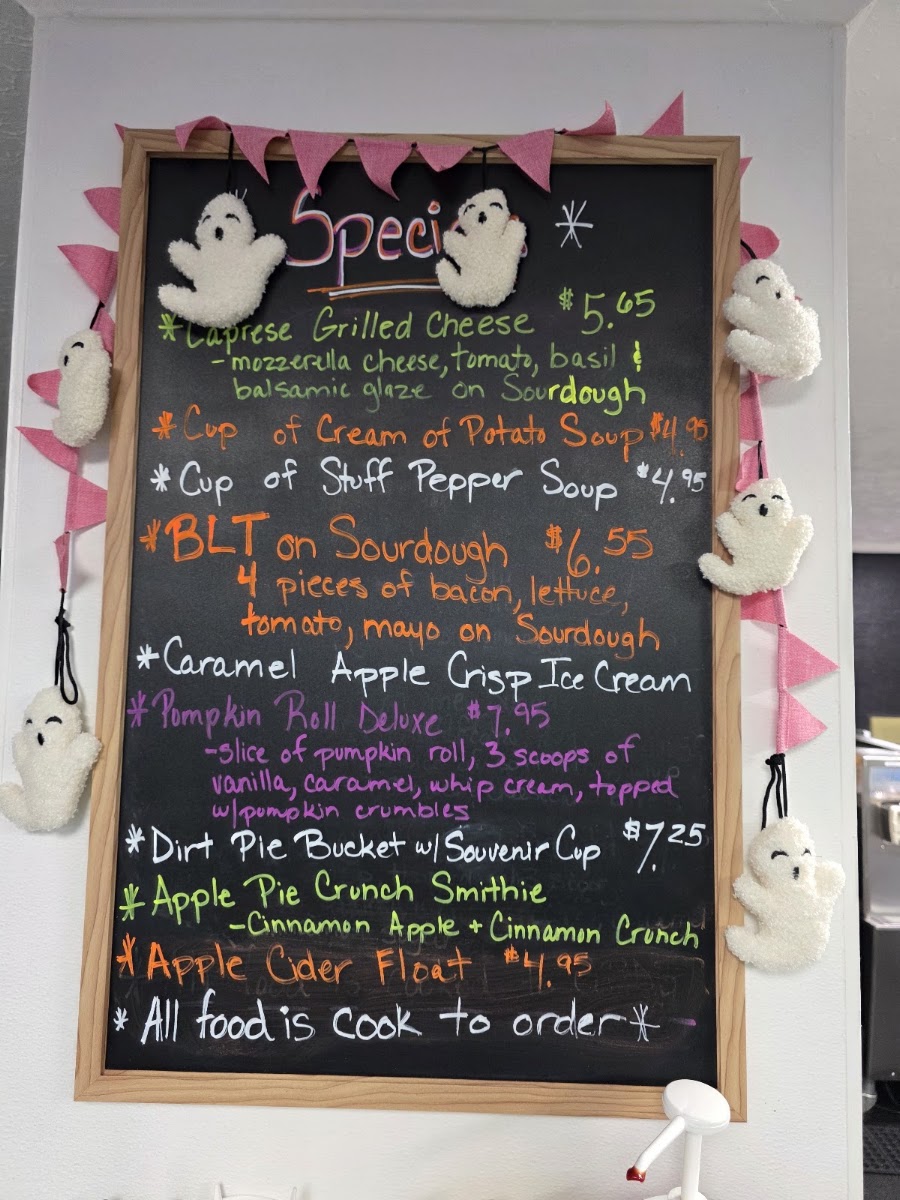 7 Scoops LLC menu board