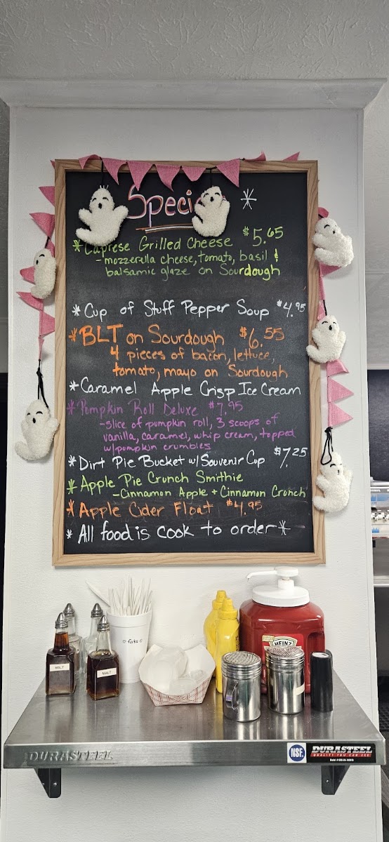 7 Scoops LLC menu board