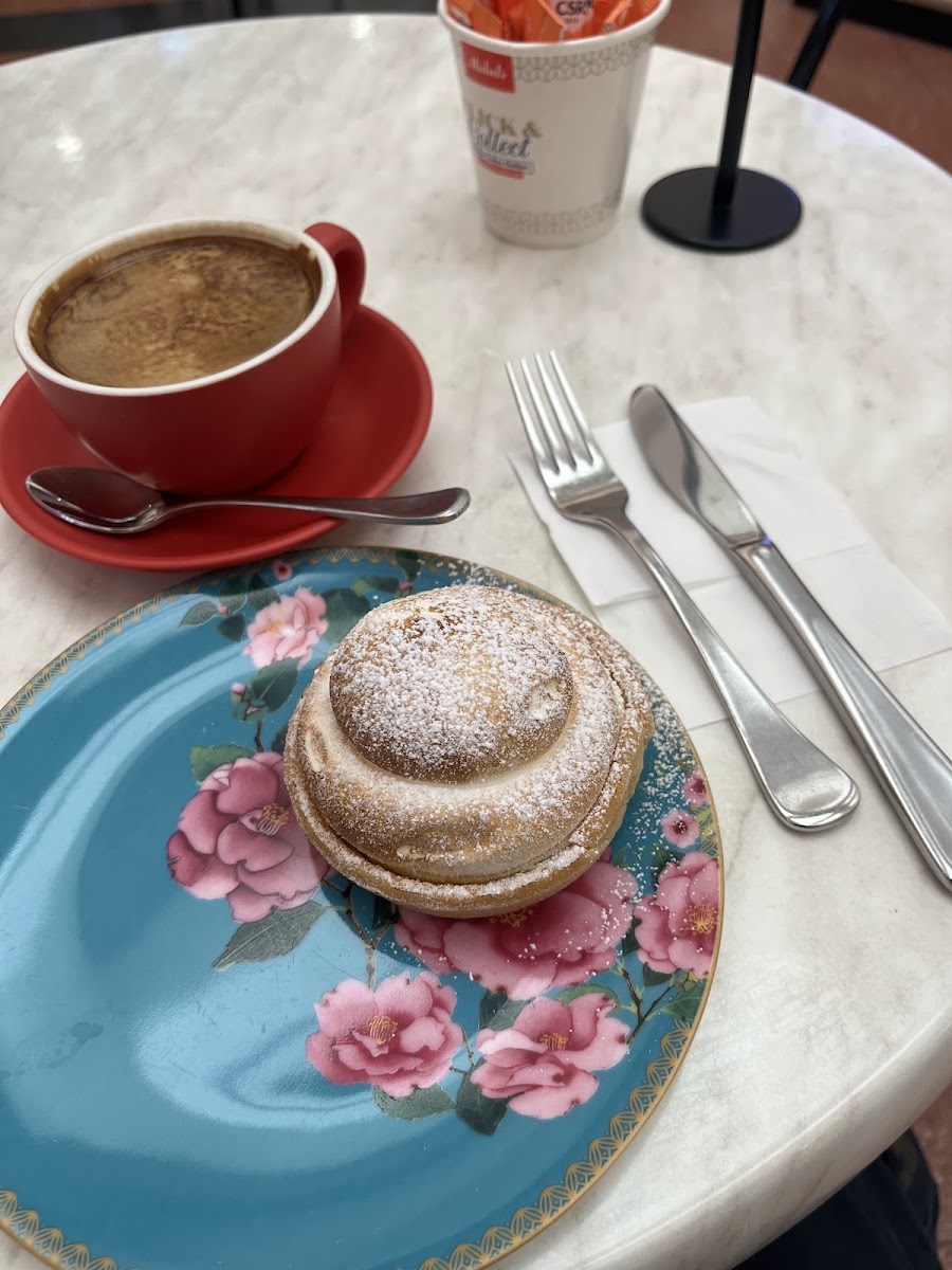 Michel's Patisserie Keilor Central