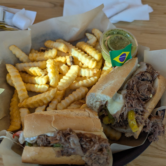 Carne Louca Sandwich