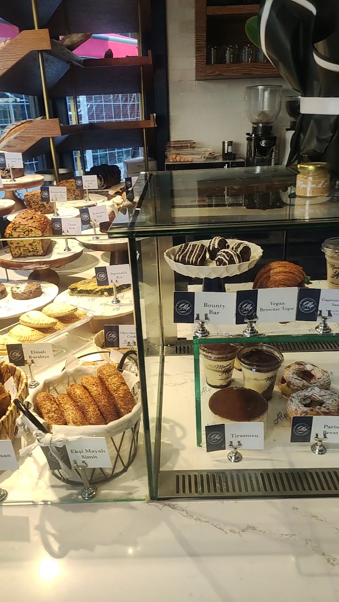 Alp Coffee & Bakery