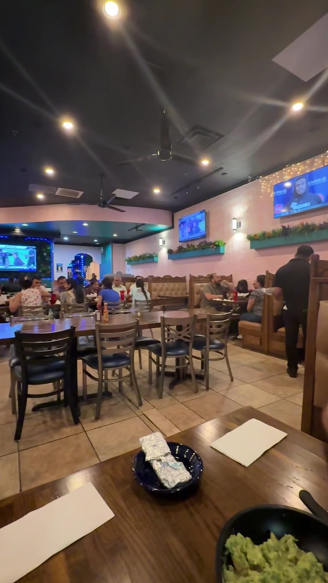 Taco Mexicalis New Town