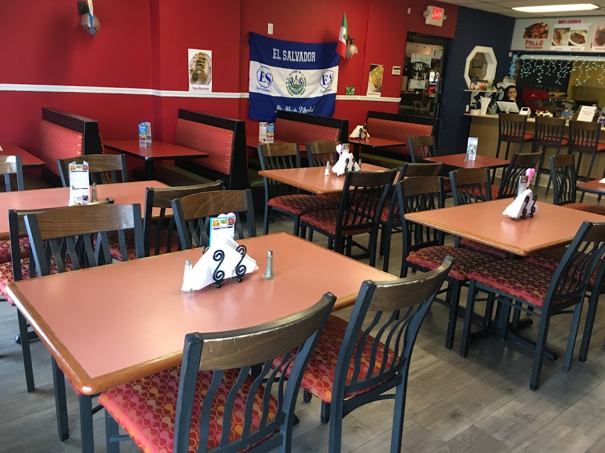Restaurant y pupuseria los veliz