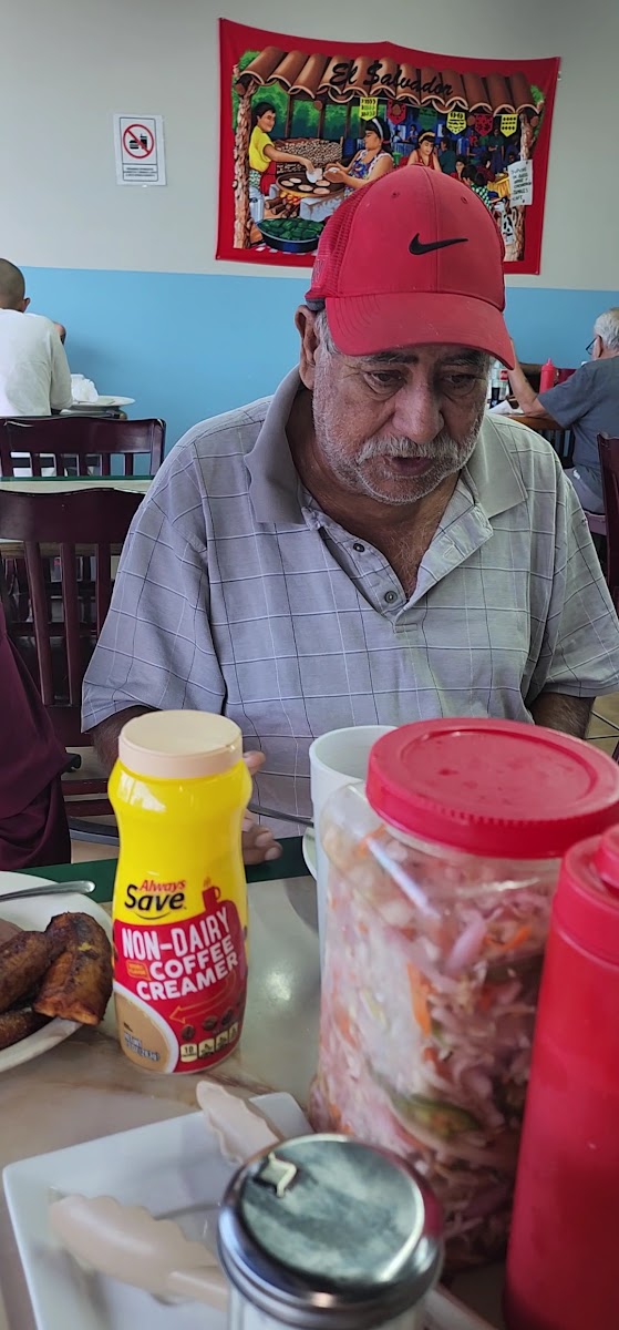 Pupuseria y Antojitos El Pulgarcito.