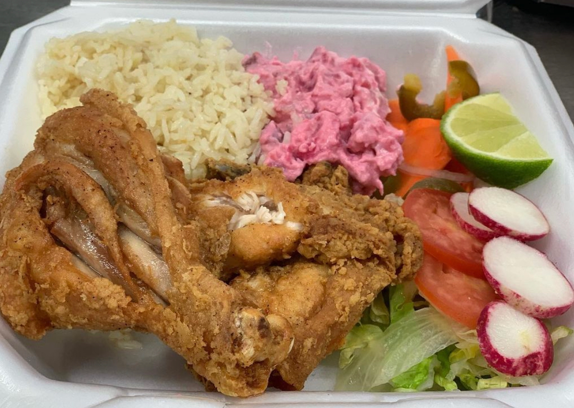 Pupuseria Doña Laura (Food Truck)
