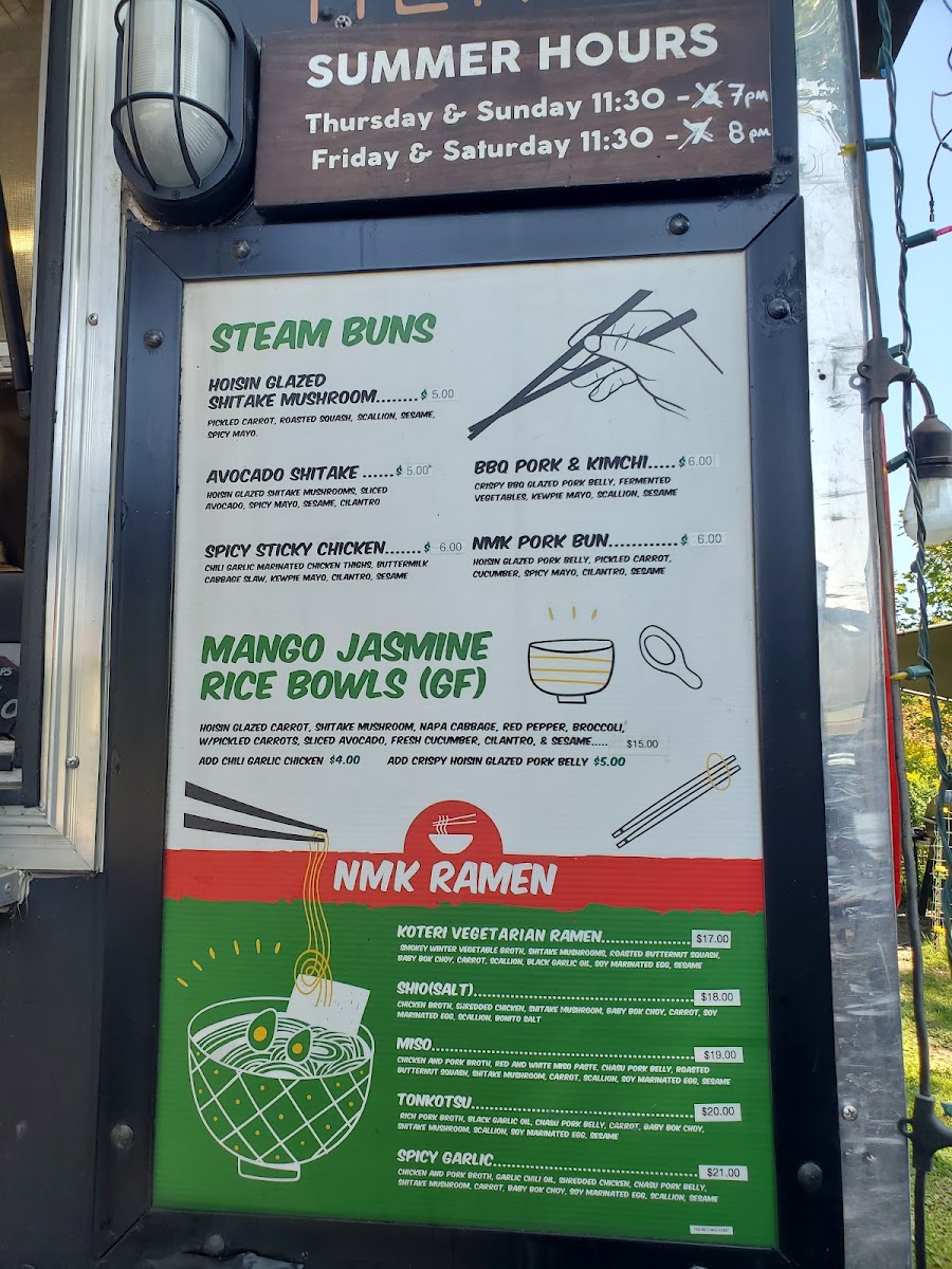 Nomad Buns + Bowls menu board