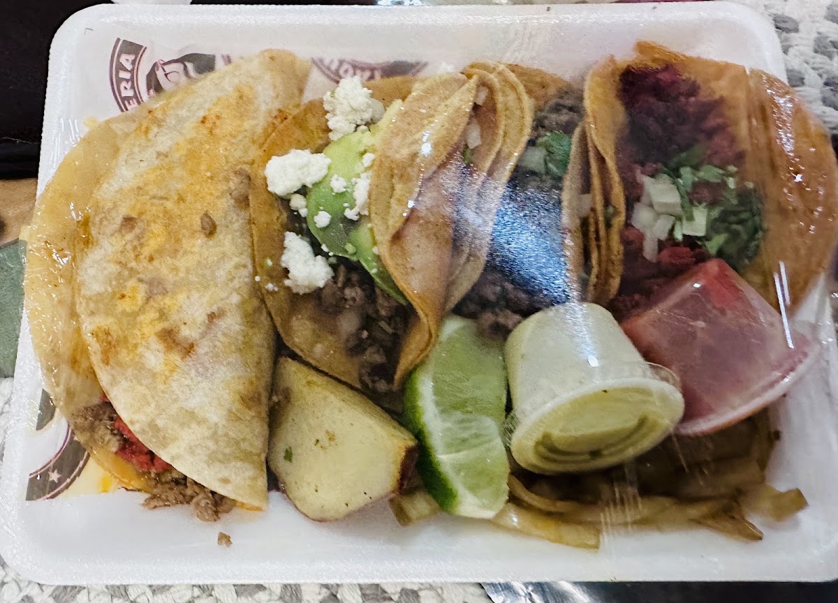 Taqueria El Barbón (Food Truck)