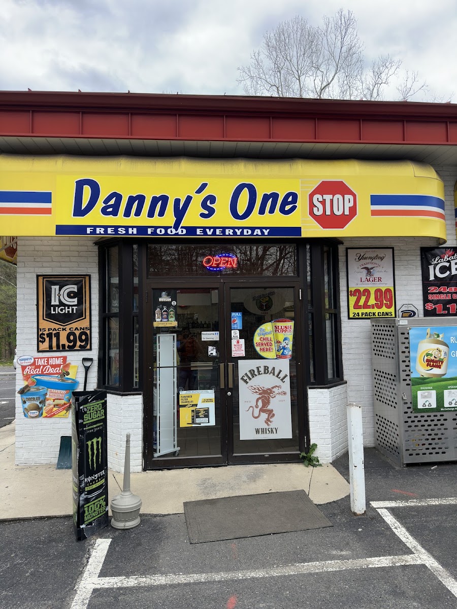 Fox’s Pizza Den