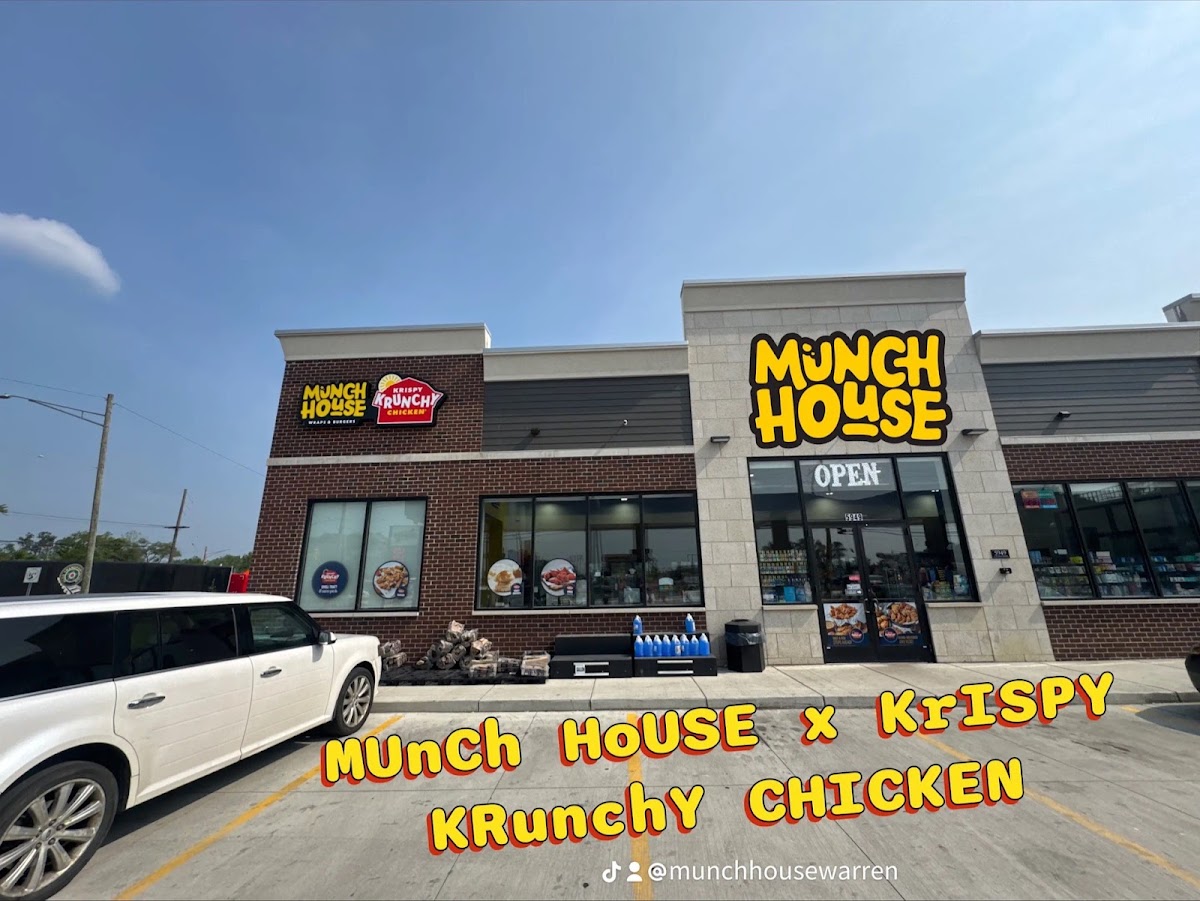 Munch House Eatery (Burgers, Wraps, Hoagies)