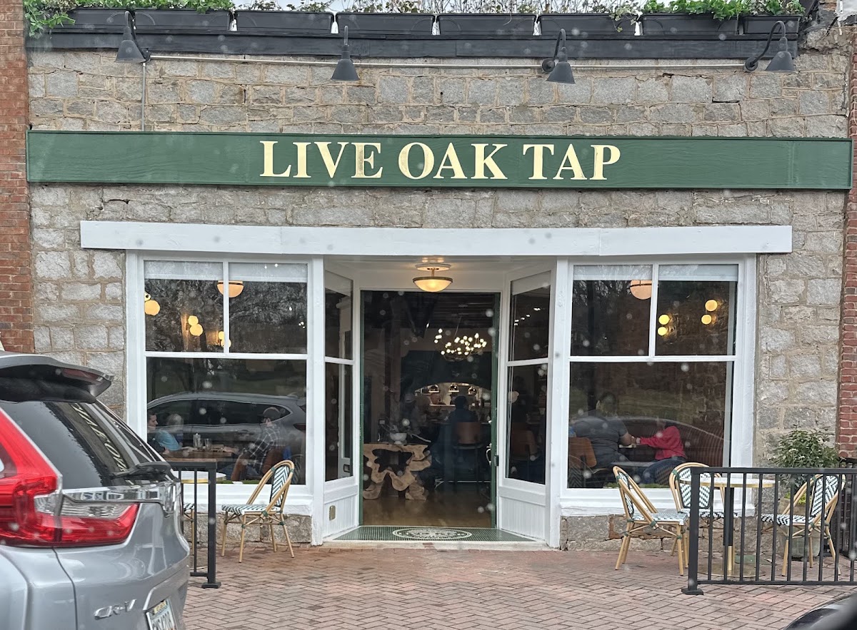 Live Oak Restaurant & Tap