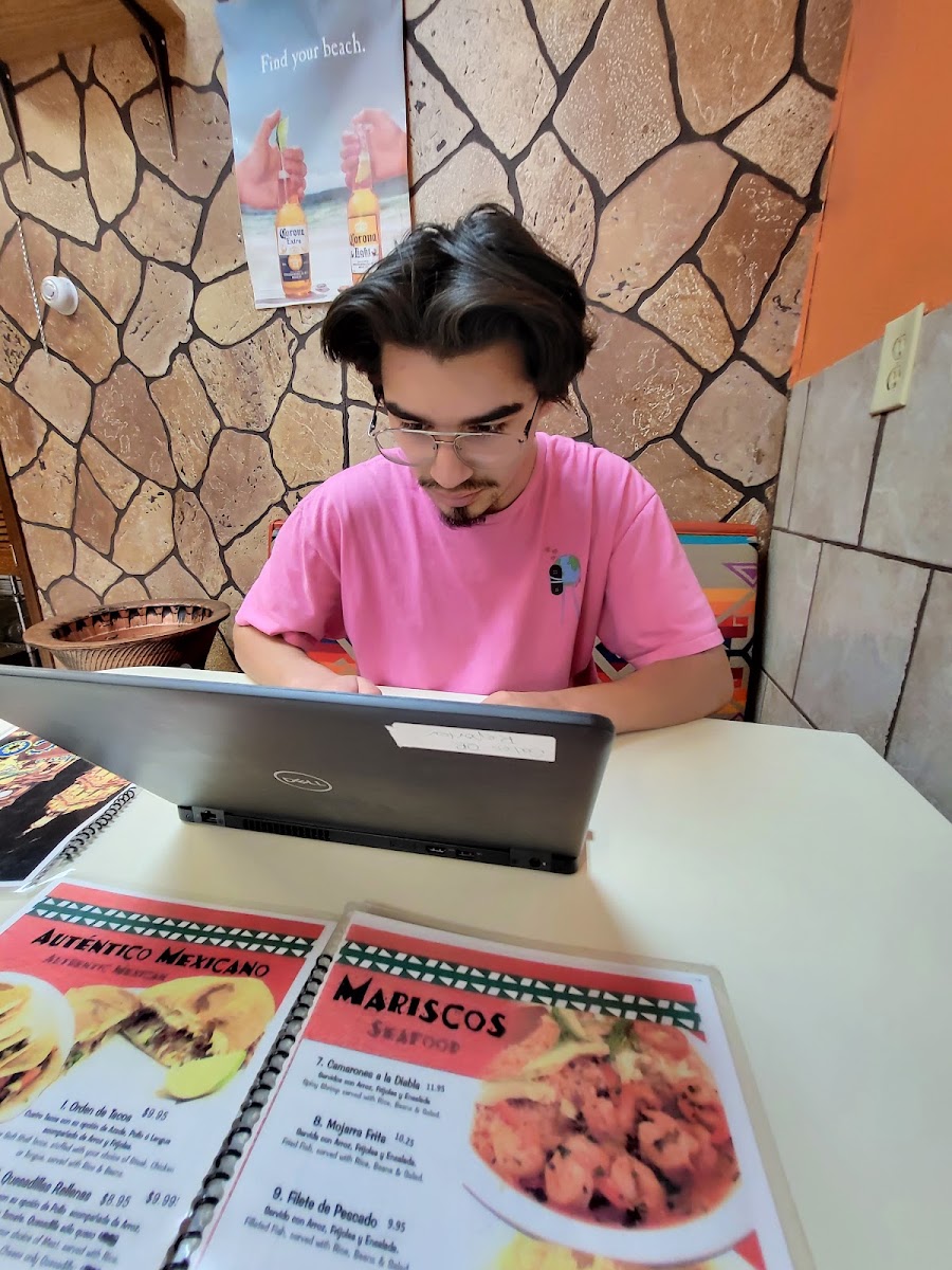 El Taco menu board