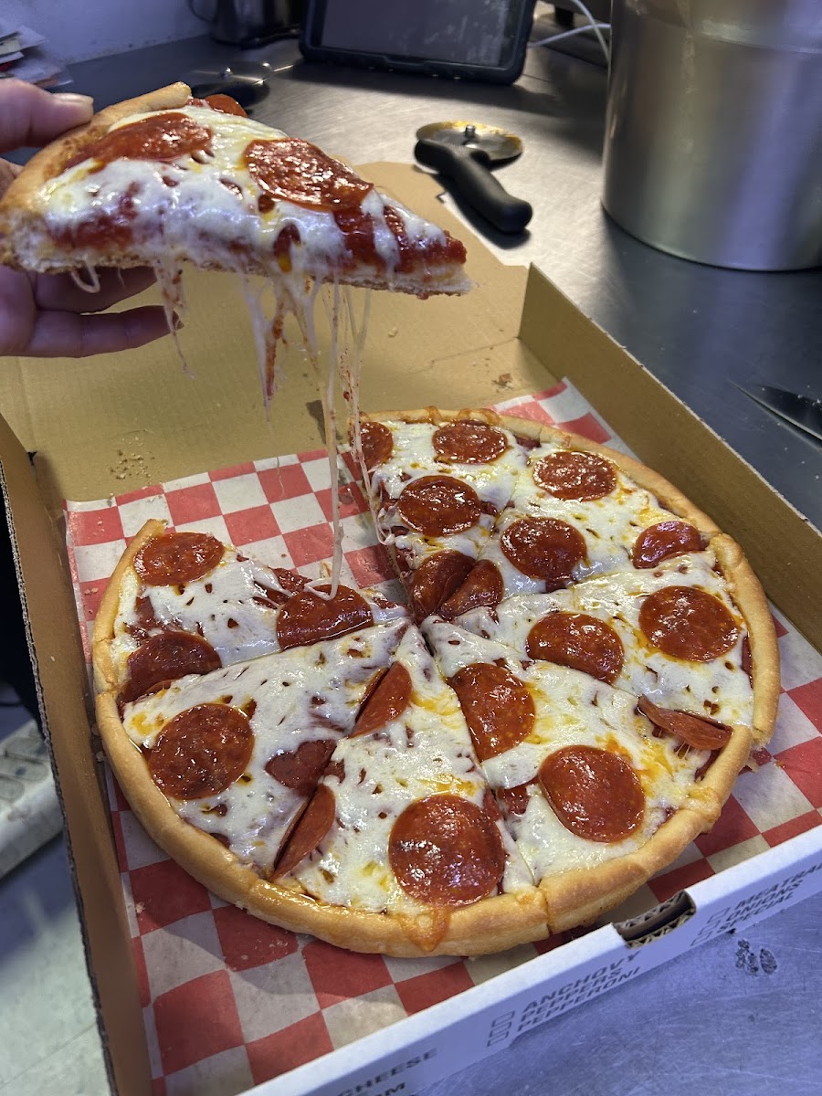 Hernandez Pizzeria