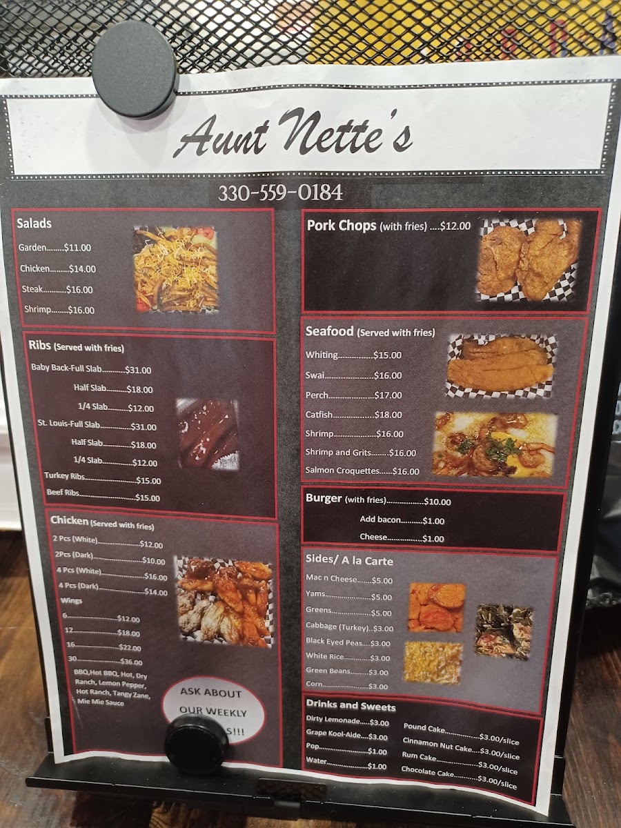 Aunt Nettes menu board