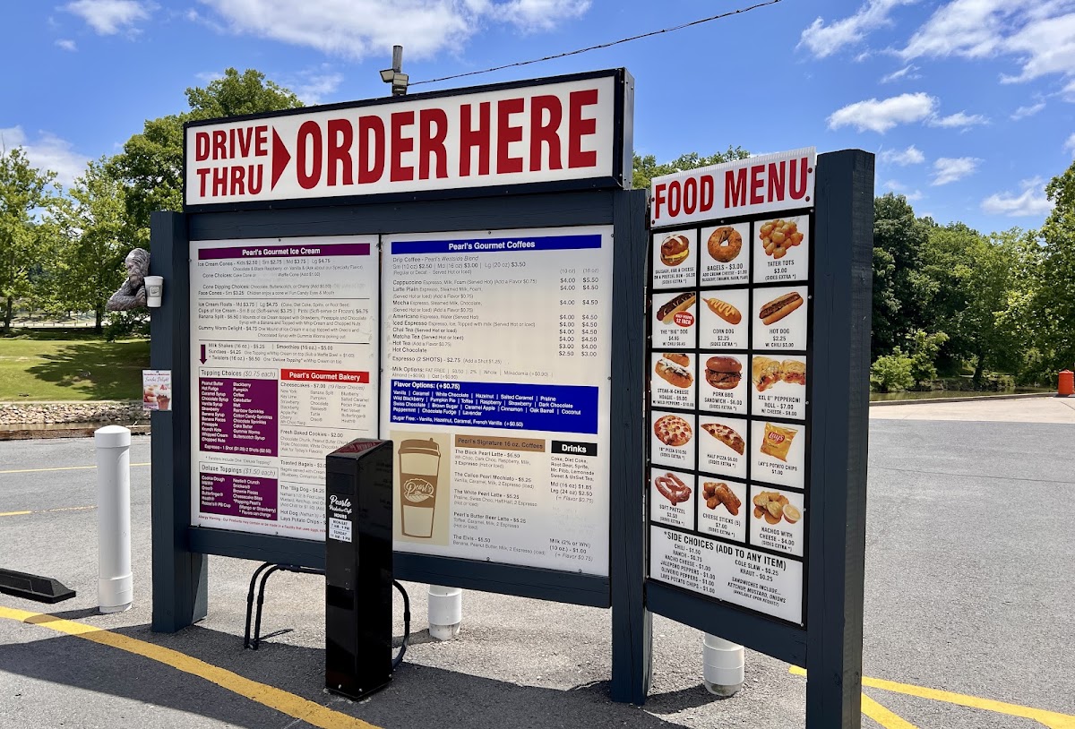 Pearl's Parkview Cafe menu board