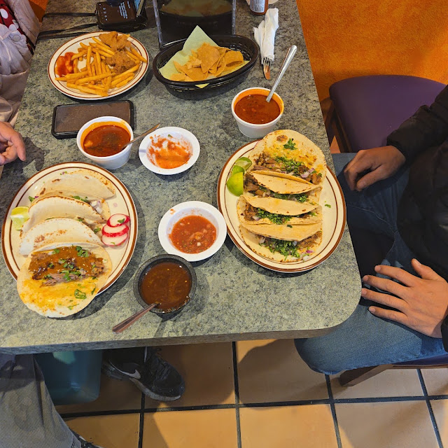 Tacos de Birria Con Consome