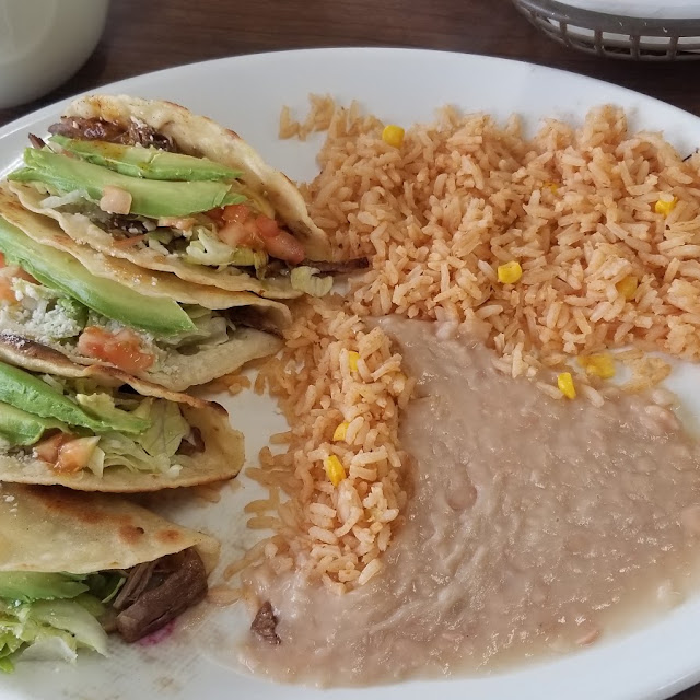 Tacos Dorados De Carne