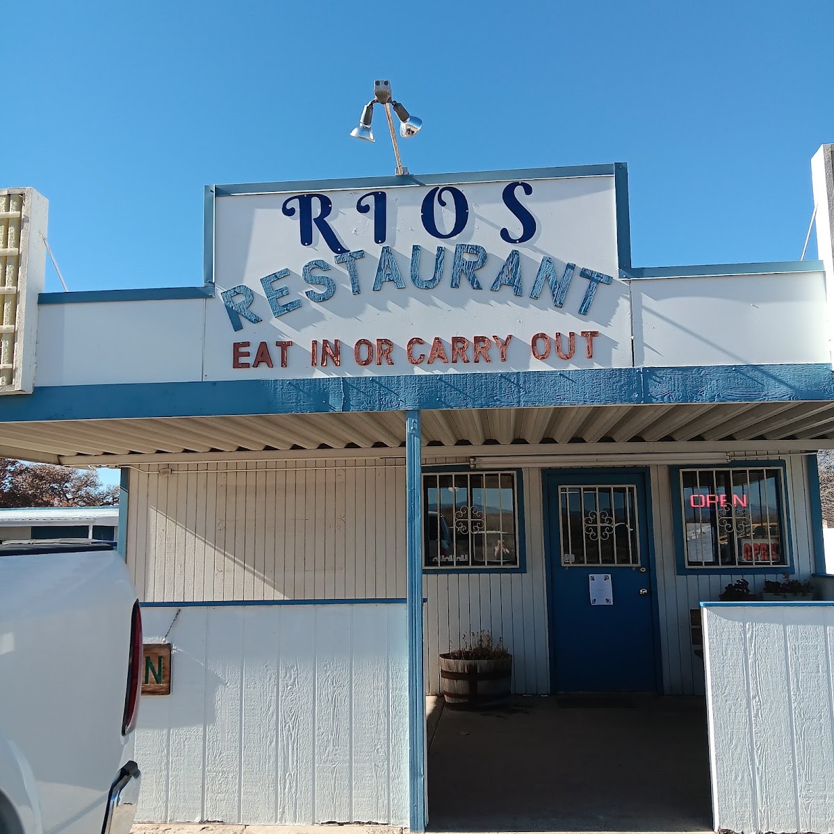 Rios Restaurant & Café