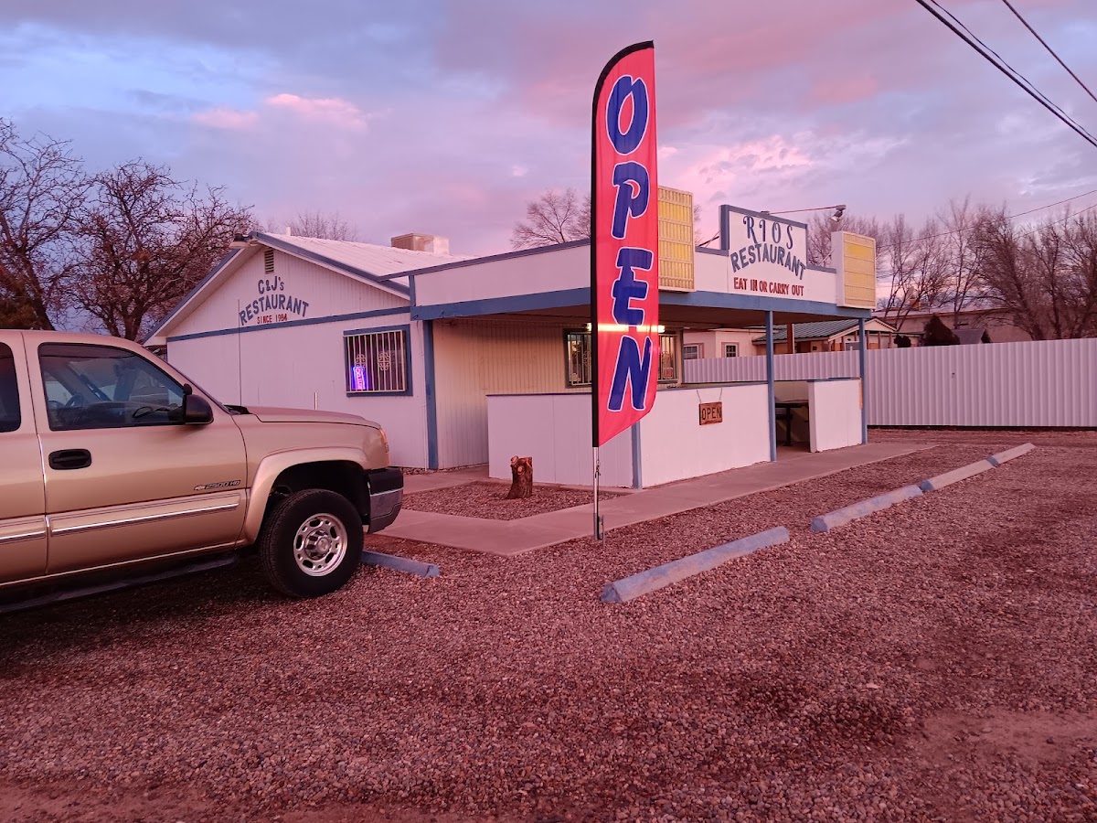 Rios Restaurant & Café