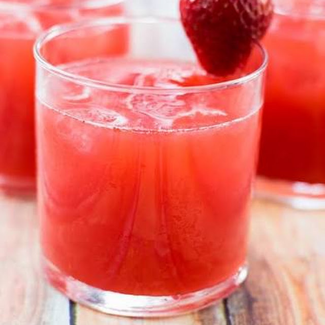 Agua de Fresa