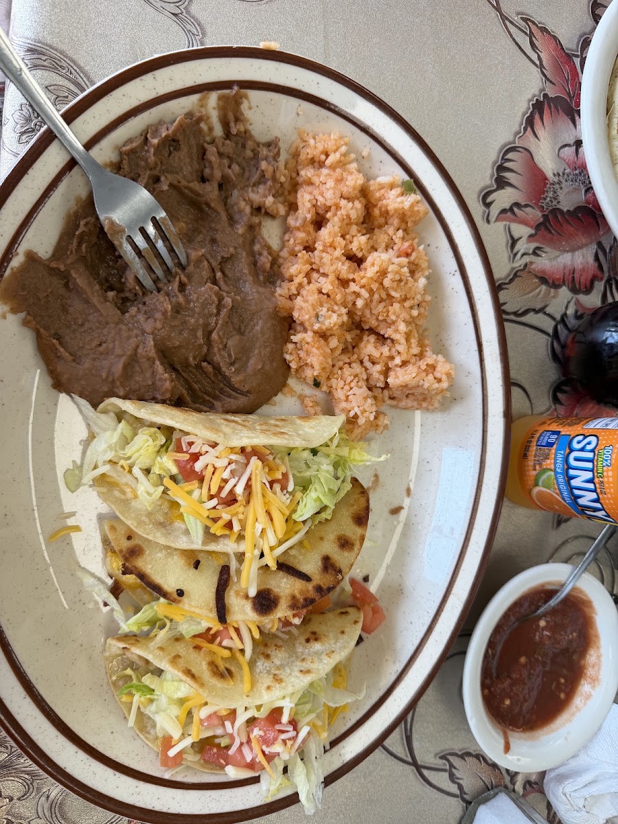 LAS COMADRES RESTAURANT