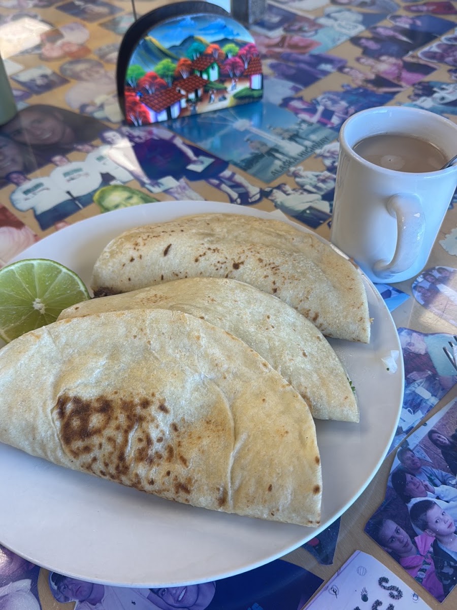 LAS COMADRES RESTAURANT