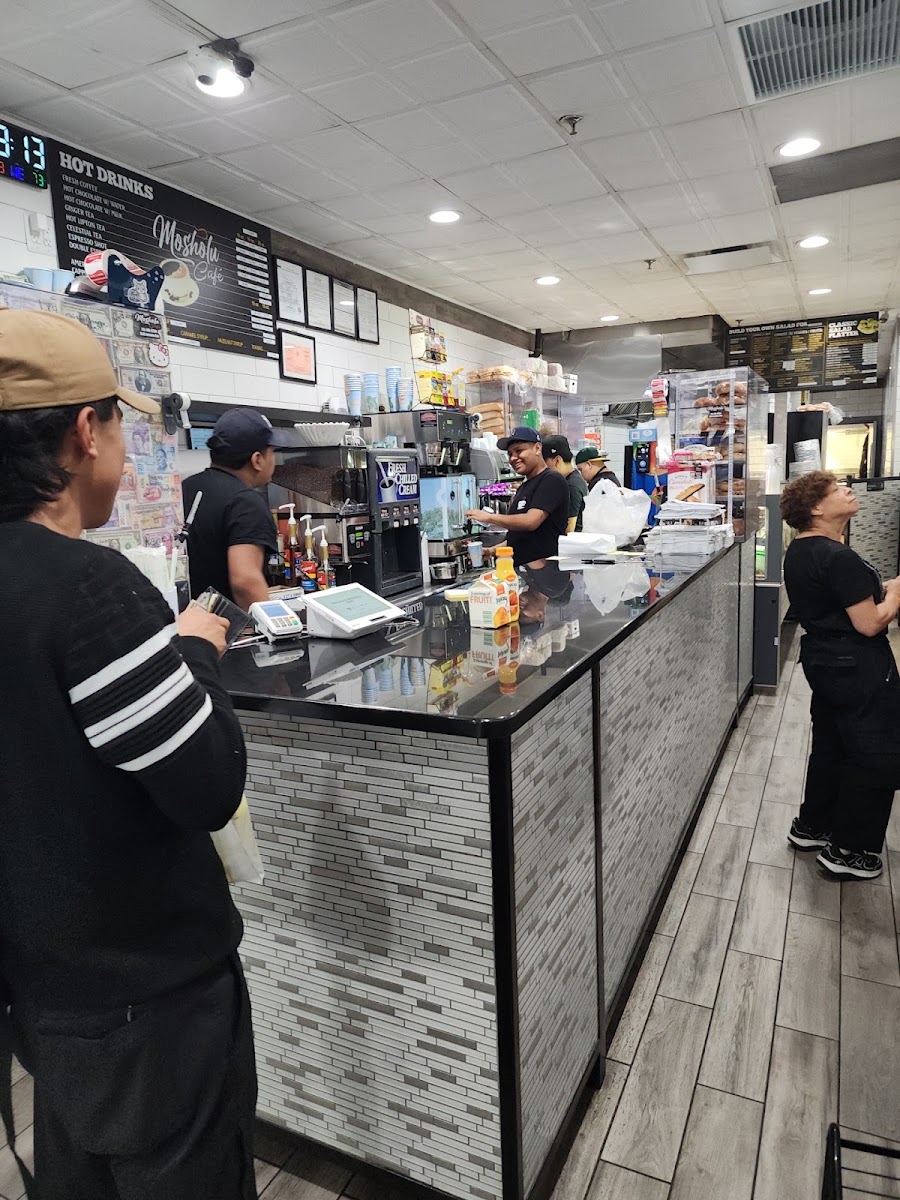 Mosholu Cafe & Deli